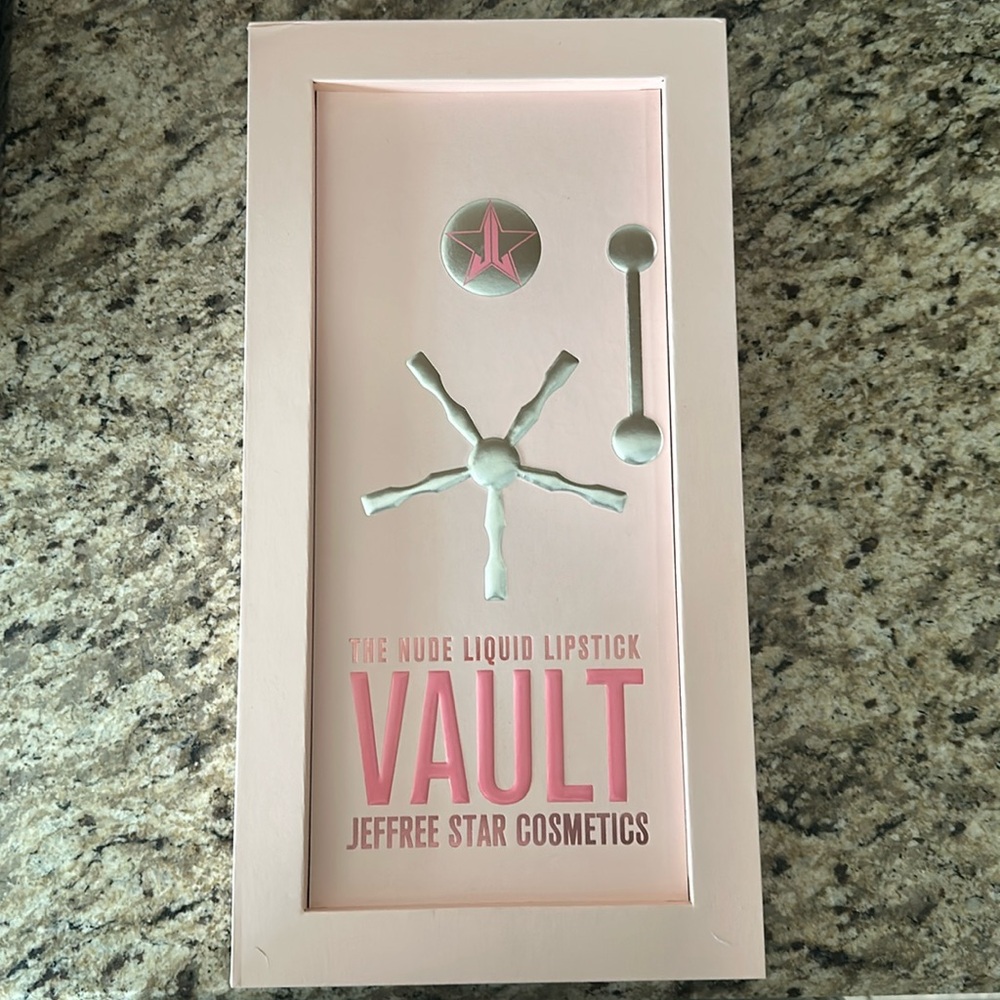 BRAND NEW JEFFREE STAR NUDE LIQUID LIPSTICK VAULT ⭐️💋💄